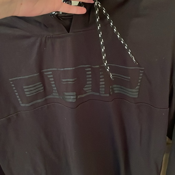 NWT Men’s “DRIP” Hooded top - Picture 2 of 3